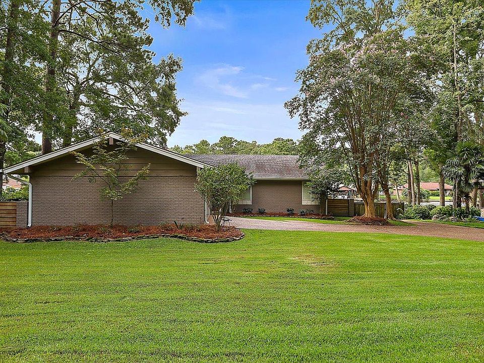 1st image of 210 Bay Park Dr