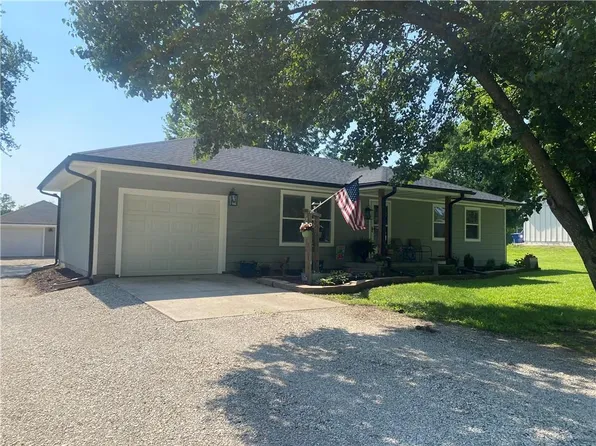 312 Spruce St, Garden City, MO 64747