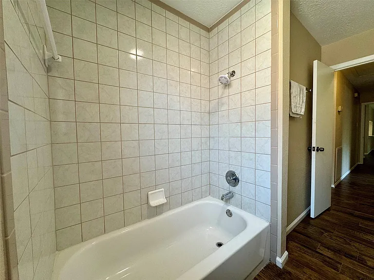 9831 Shell Rock Rd — Photo 26