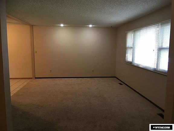 4th image of 172 Hillcrest Dr