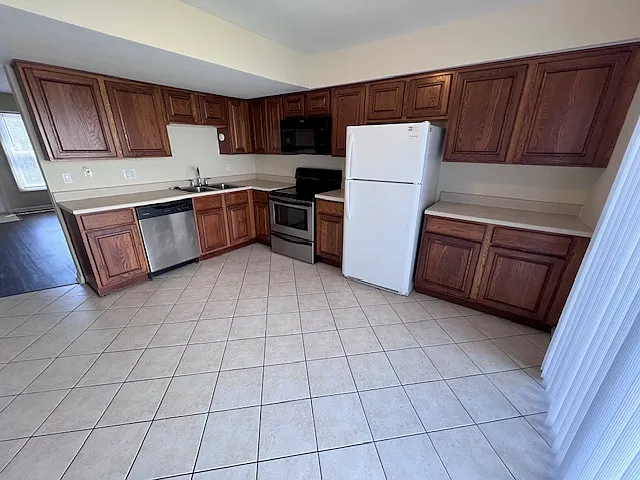 1235 Marywood Ct — Photo 10