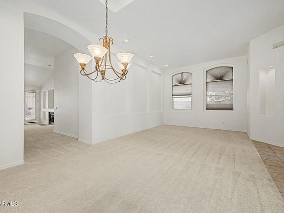 4th image of 1528 E LAREDO Street