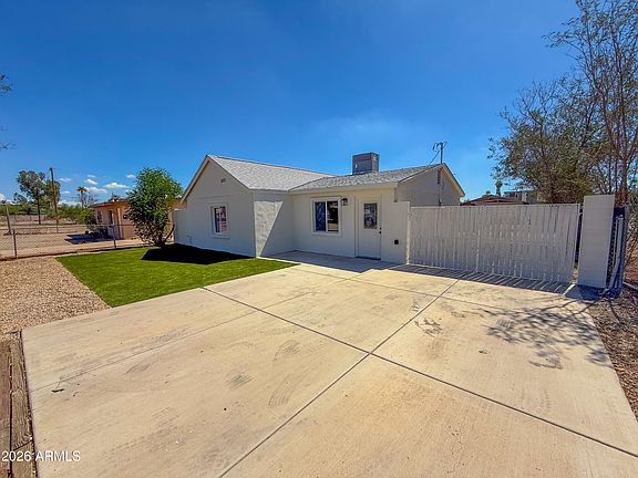 3rd image of 5315 W MYRTLE Avenue