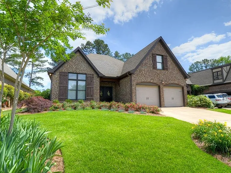 2225 Barkley Crest Ln — Photo 1