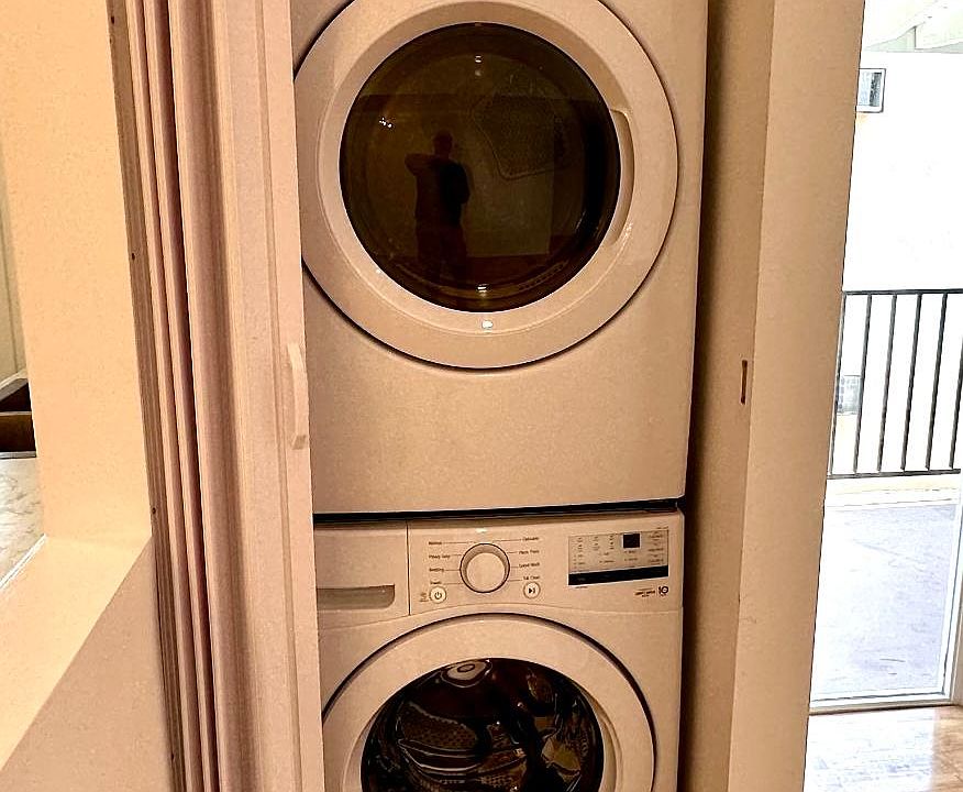 1st image of 1120 N Clark St APT 6