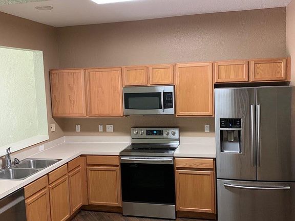 3rd image of 2570 Stockton Dr