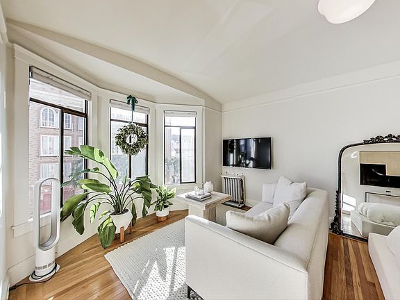 4th image of 3501 Divisadero St APT 12