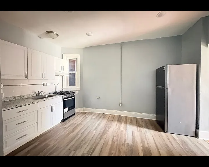 402 Central Ave #B4 — Photo 1
