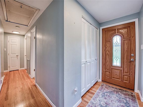 4th image of 504 Rolling Green Dr
