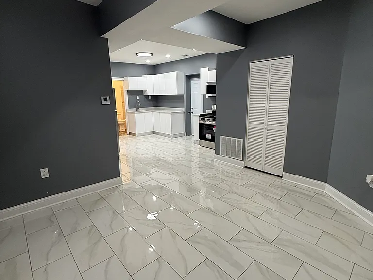 6335 S Elizabeth St — Photo 5