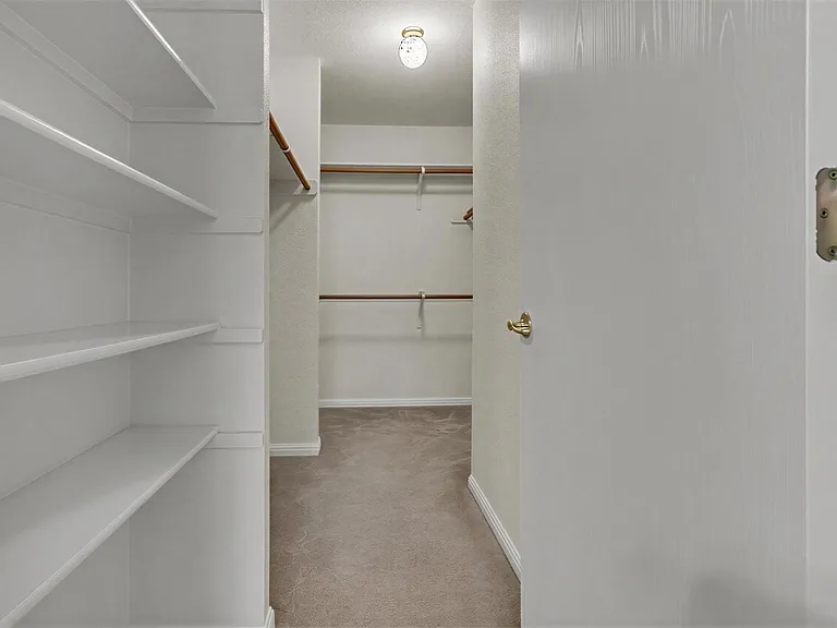5605 Bentsen Ln — Photo 12