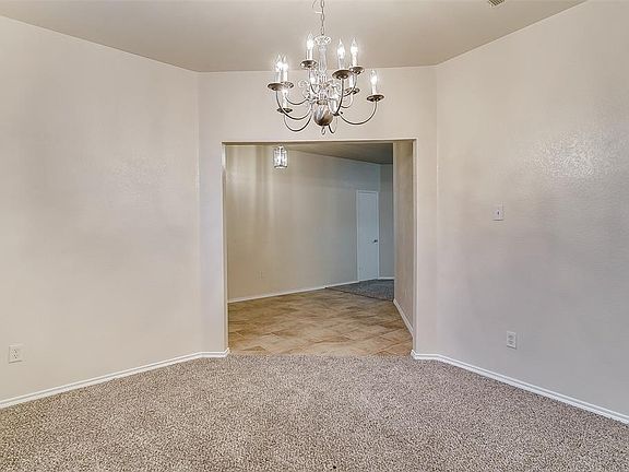 4th image of 1012 Vista View Dr
