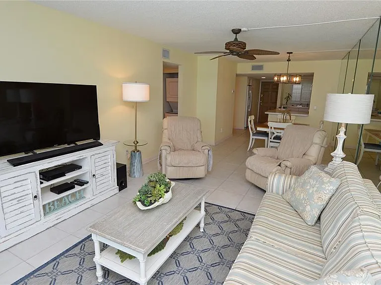 18650 Gulf Blvd #305 — Photo 29