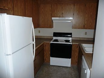 2nd image of 1625 W Swain Rd
