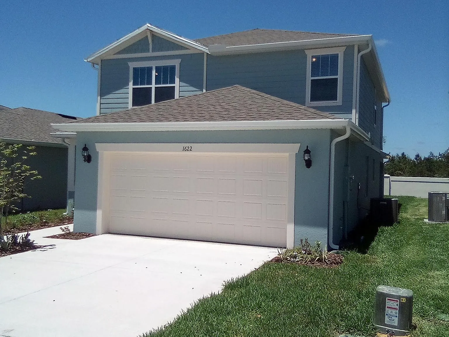 4 bed, 2203 sqft, $2,450 — Photo 2