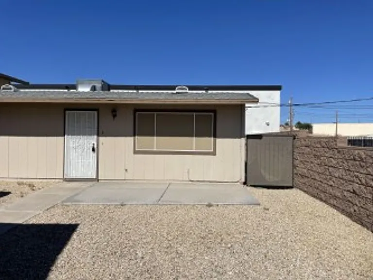 2130 Sahara Dr #1-4 — Photo 2