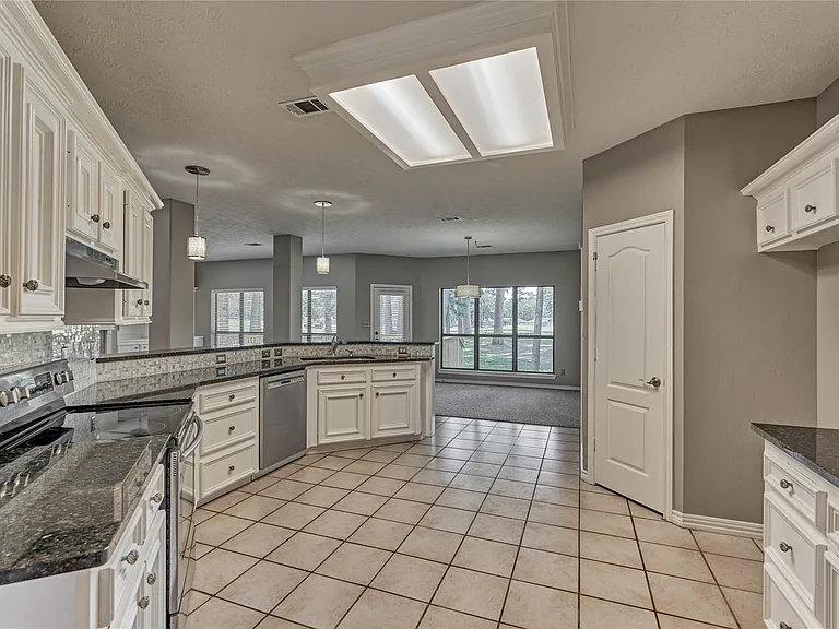 13707 Fountainview Dr — Photo 22