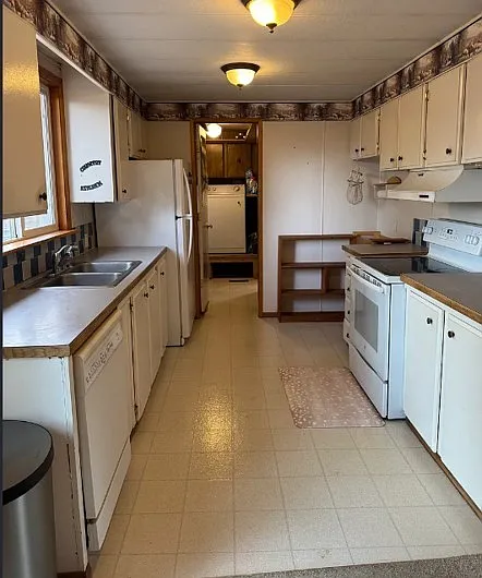 3 bed, 1152 sqft, $2,750 — Photo 2