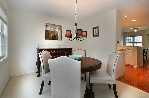 5th image of 17 Knollwood Ct