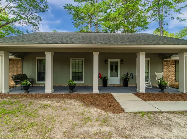 1283 Augusta Rd, Ellisville, MS 39437