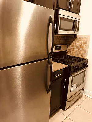 Rented by Metropolis Real Estate of Manhattan | media 19