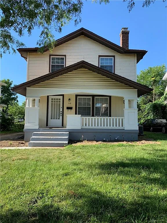 112 Maplelawn Dr photo 1