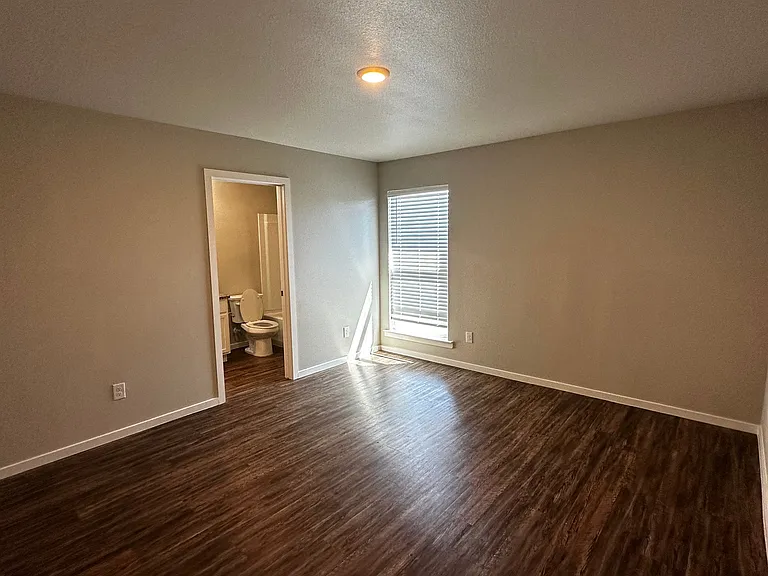 3419 Tiffin Ave — Photo 12