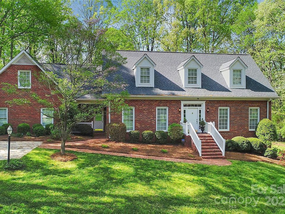 1st image of 3412 Country Club Dr