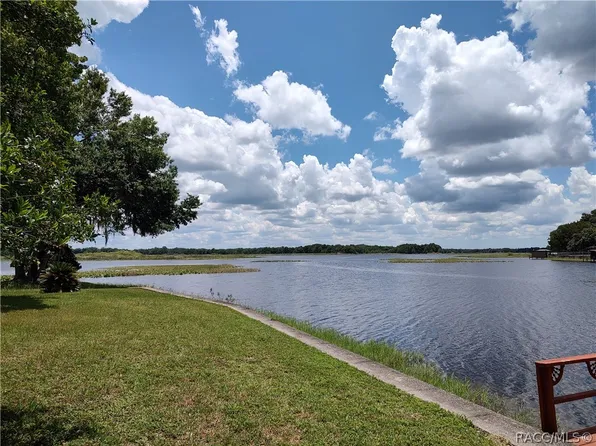9010 E Point O Woods Dr, Inverness, FL 34450