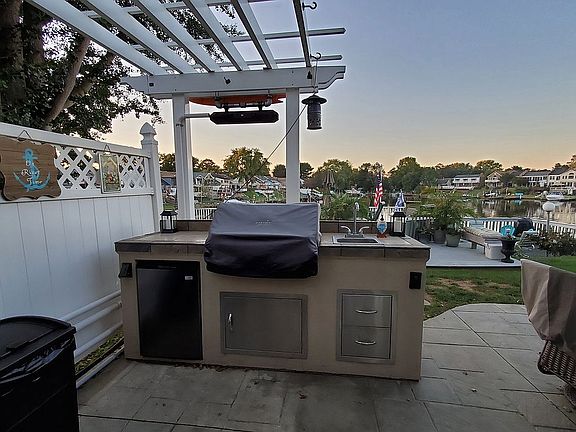 Outdoor Kitchen