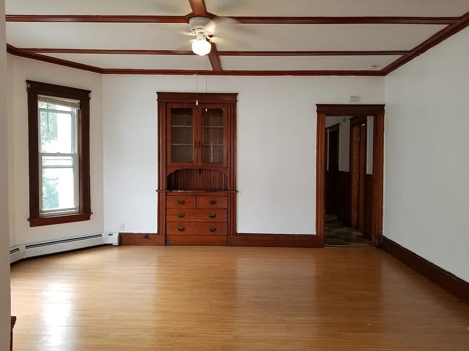 Family room or 2nd dining room
