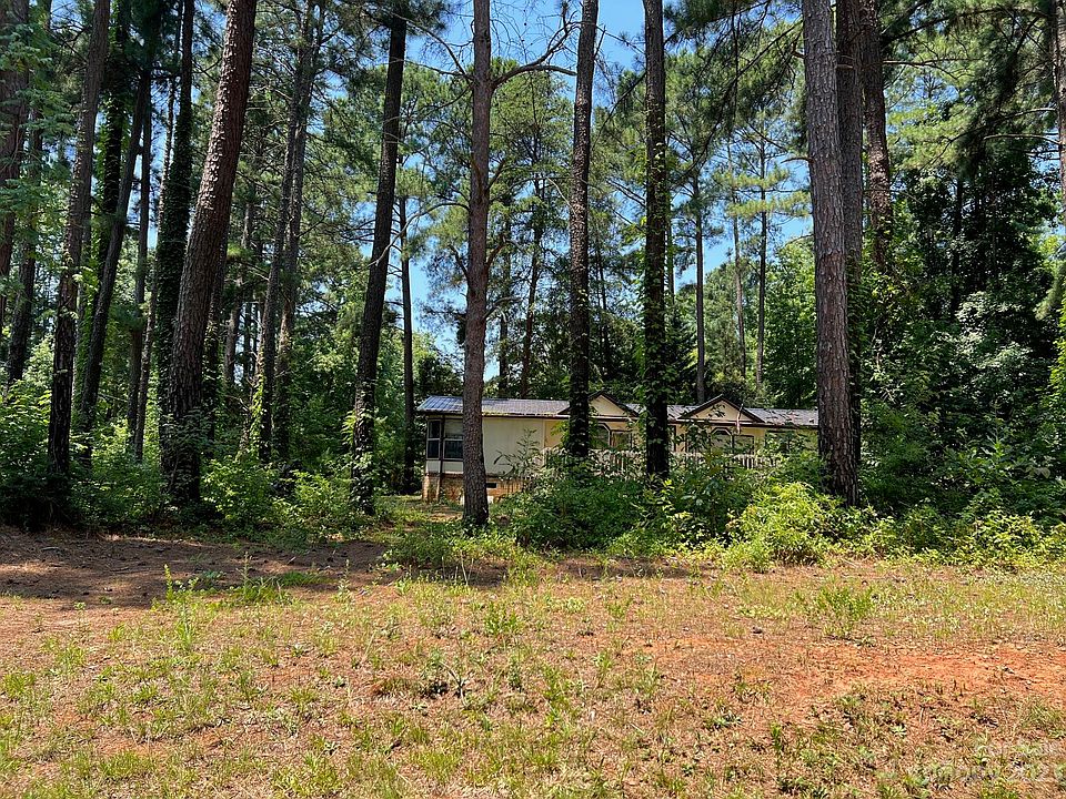 2nd image of 125 Riveria Rd