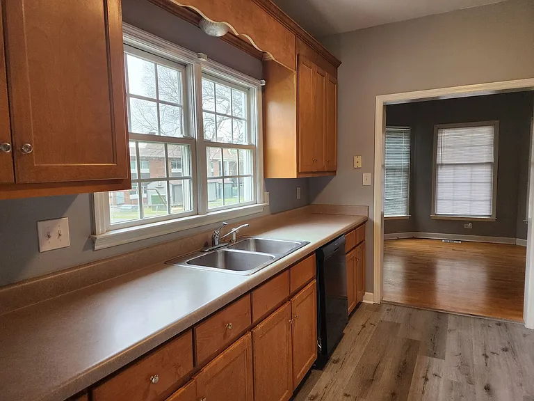 251 Mullen St — Photo 7