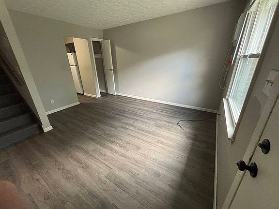 4th image of 116 N Grimes St #D