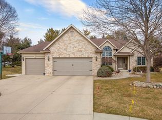 23213 Orchard Ridge Dr, Elkhart, IN 46516