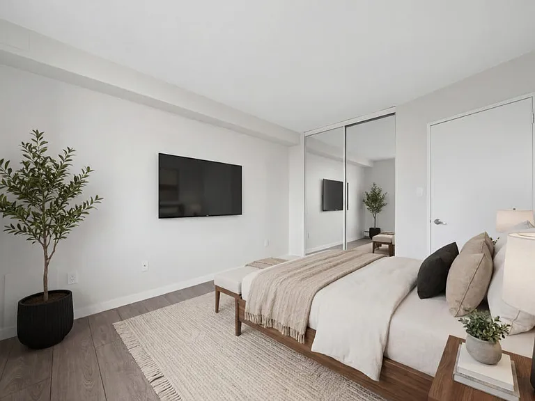 1434 Burnaby St #605 — Photo 29