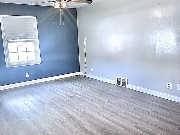4th image of 520 Pinoak Dr