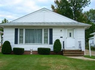 28718 Forest Rd, Willowick, OH 44095