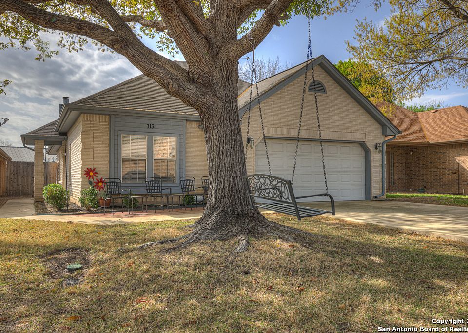 1st image of 713 Woodrow Cir
