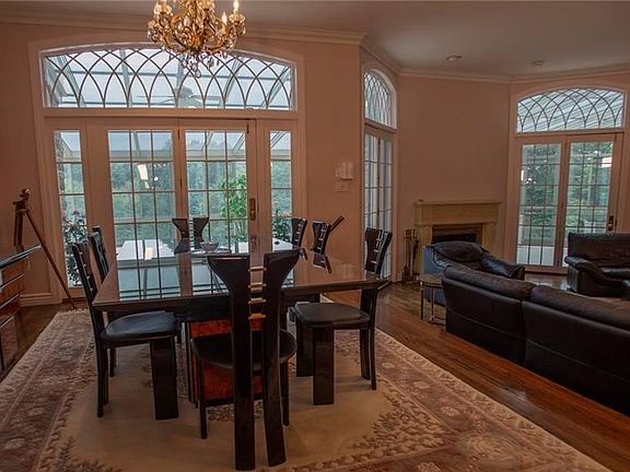 3rd image of 31 Wyngate Dr