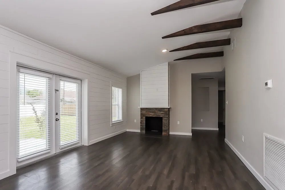 4 bed, 2.0 bath, 2025 sqft, $3,530 — Photo 3