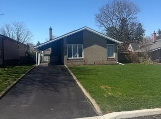 856 Chapleau Dr, Pickering, ON L1W 1P4
