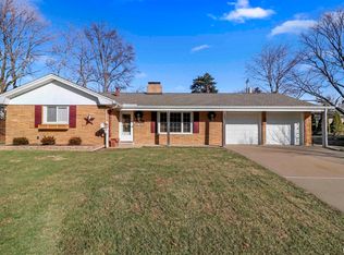 3411 W Chartwell Rd, Peoria, IL 61614