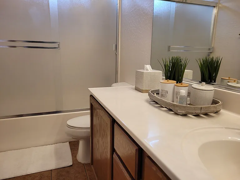 785 W Azure Dr — Photo 10