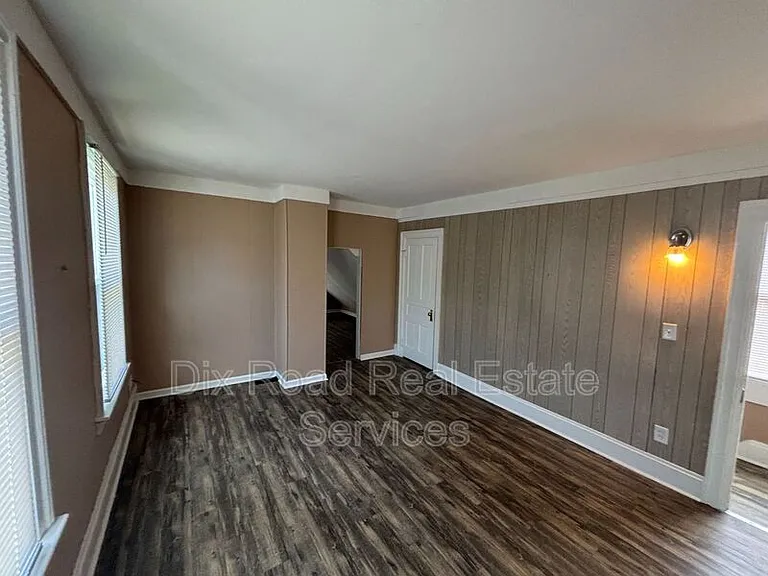 332 Hudson Ave — Photo 43