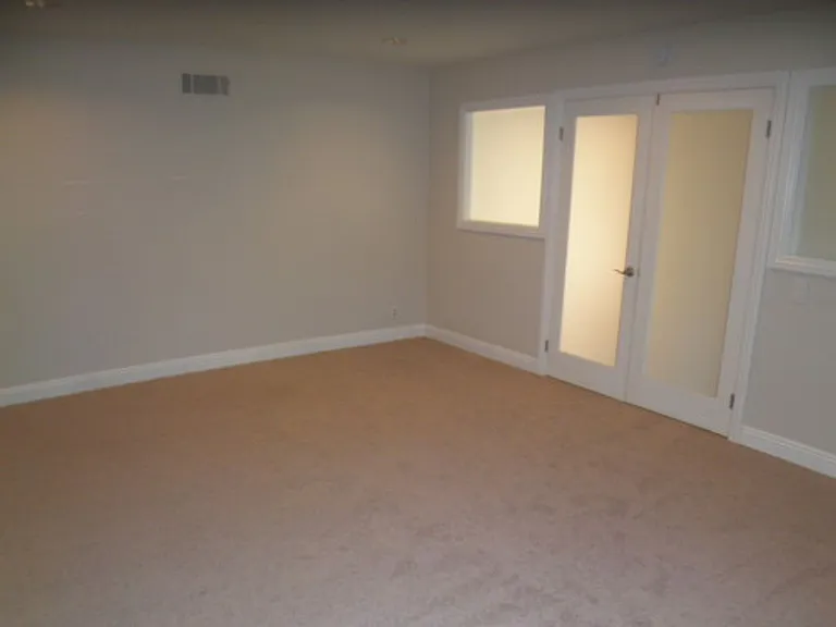 3094 Bernadine St — Photo 2