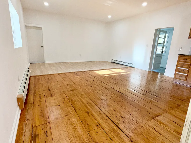 260 Caniff Rd #1R — Photo 3
