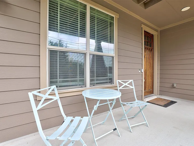 3319 Dalton St — Photo 3