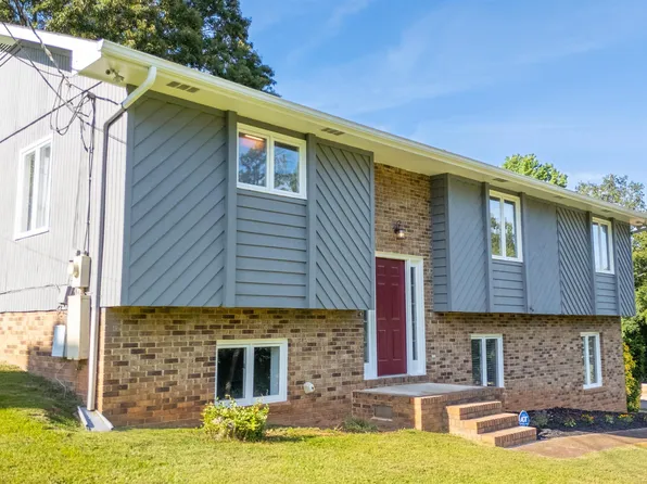 1326 Greensboro Dr, Oxford, AL 36203