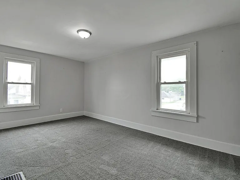 5 Cottage St — Photo 26